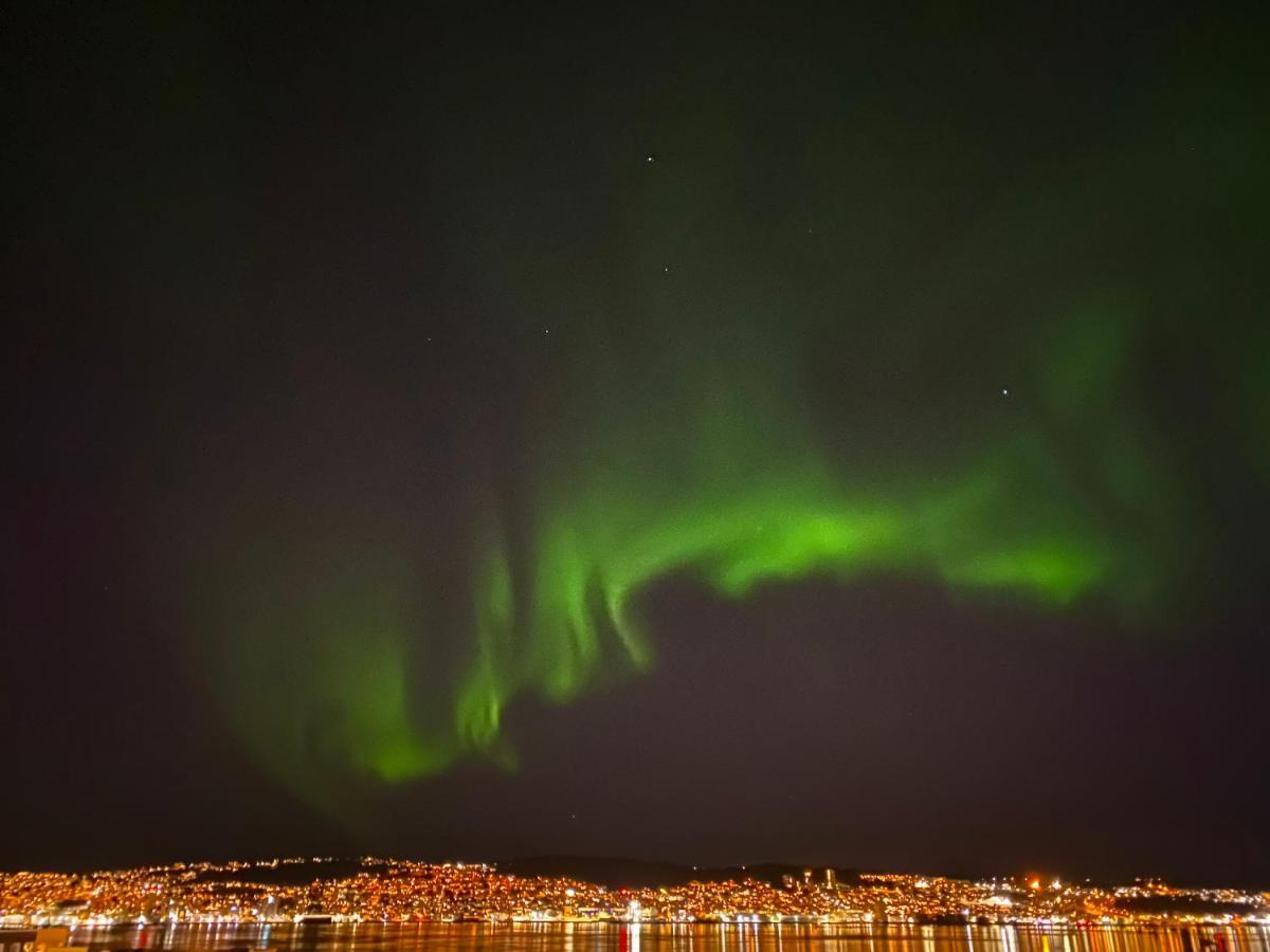 Апартаменти Polar Arctic View - Free Parking! Тромсе Екстер'єр фото