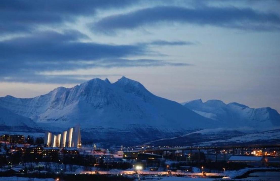Апартаменти Polar Arctic View - Free Parking! Тромсе Екстер'єр фото